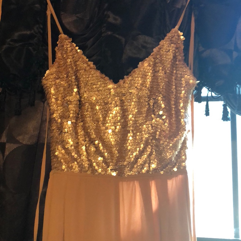 Roper, gold.